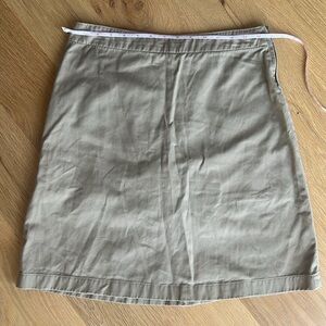 Lands End blend chino skort top of knee, size 4